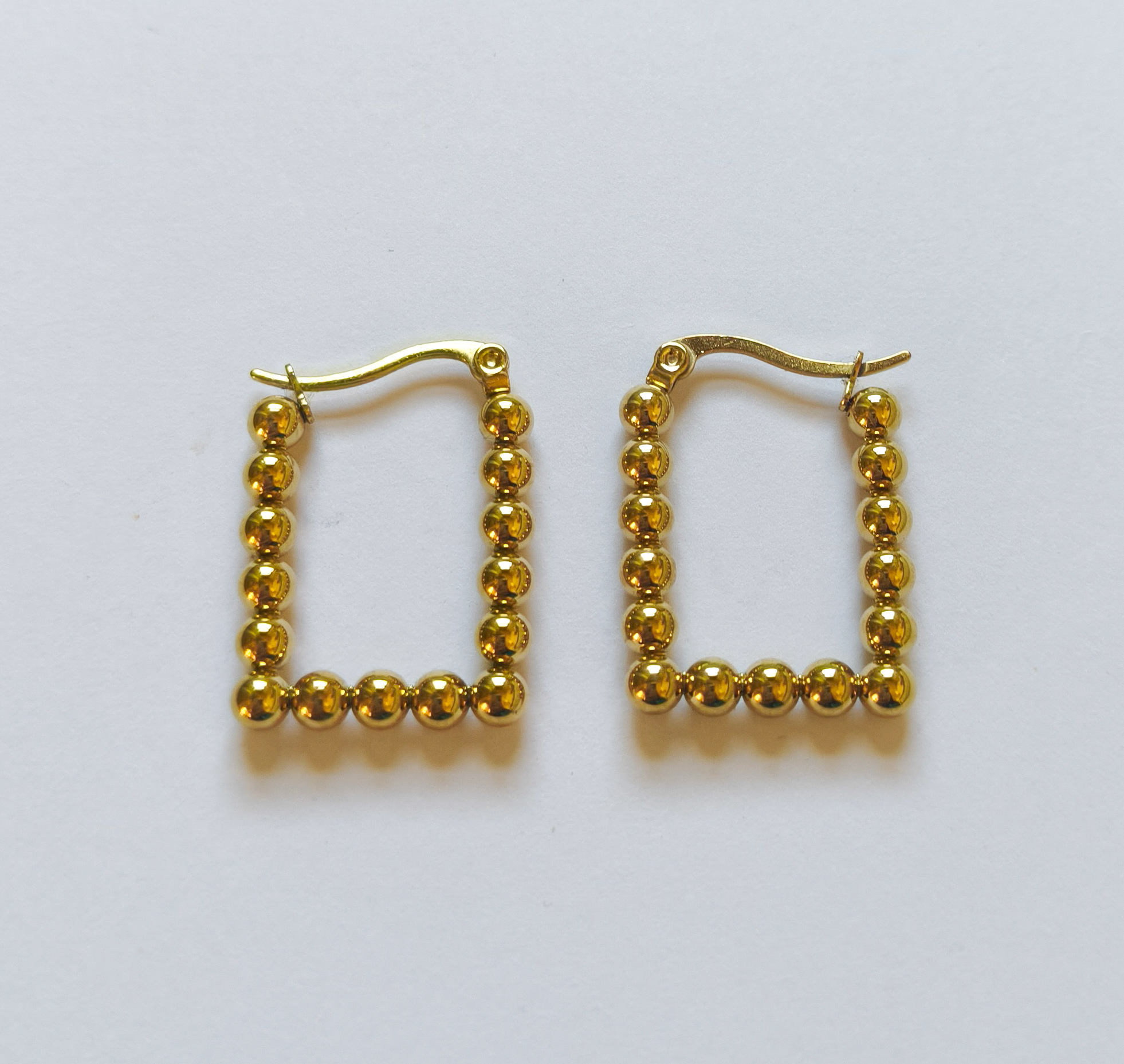 Acero oro 18k. Resistente al agua.