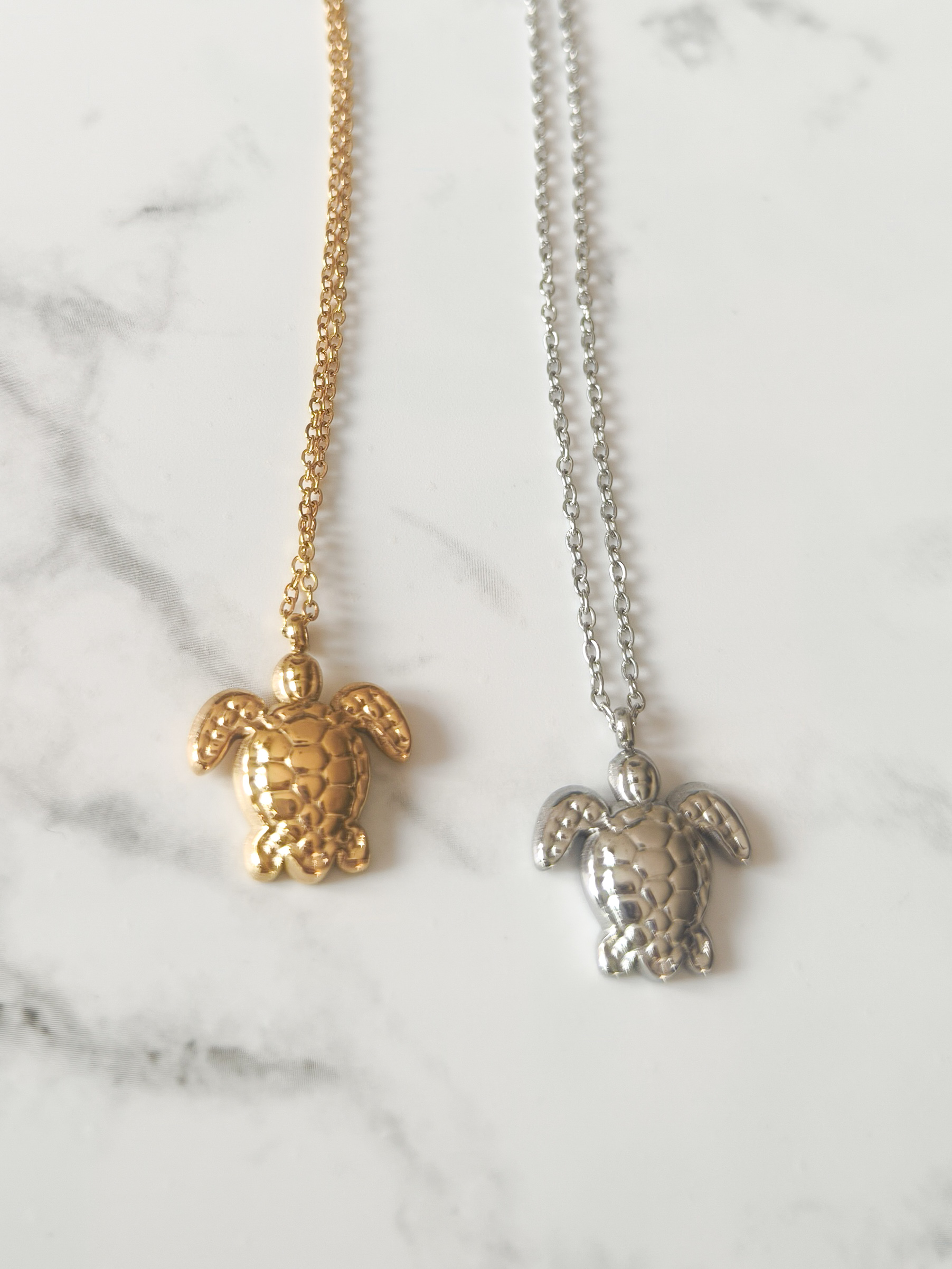 Collares Ona dorado y plateado